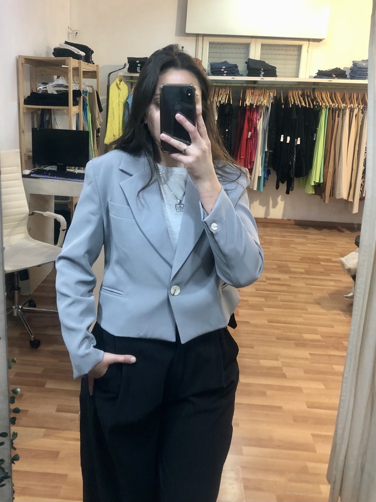 Blazer gris forrado corto