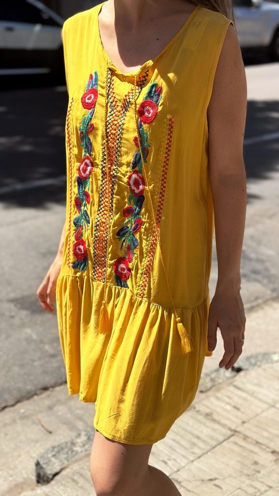 Vestido Bordado Amarillo
