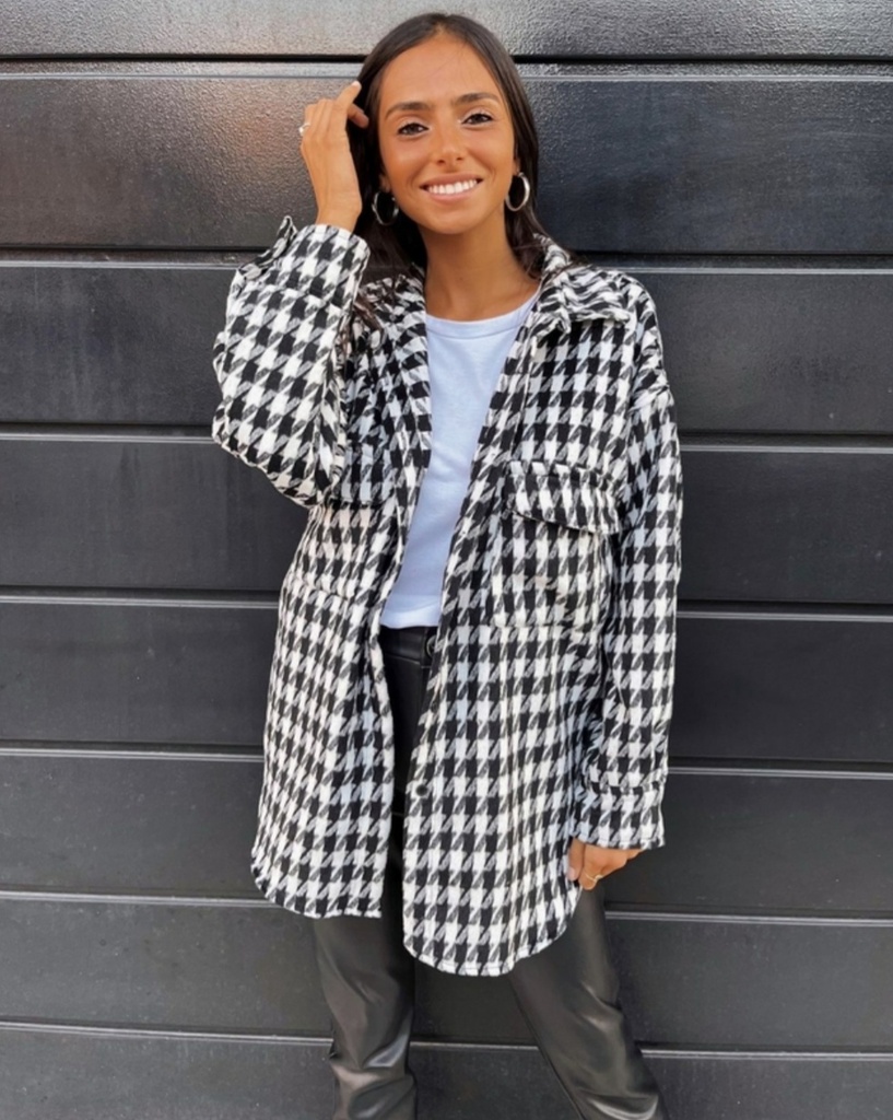 Camisaco Black and White