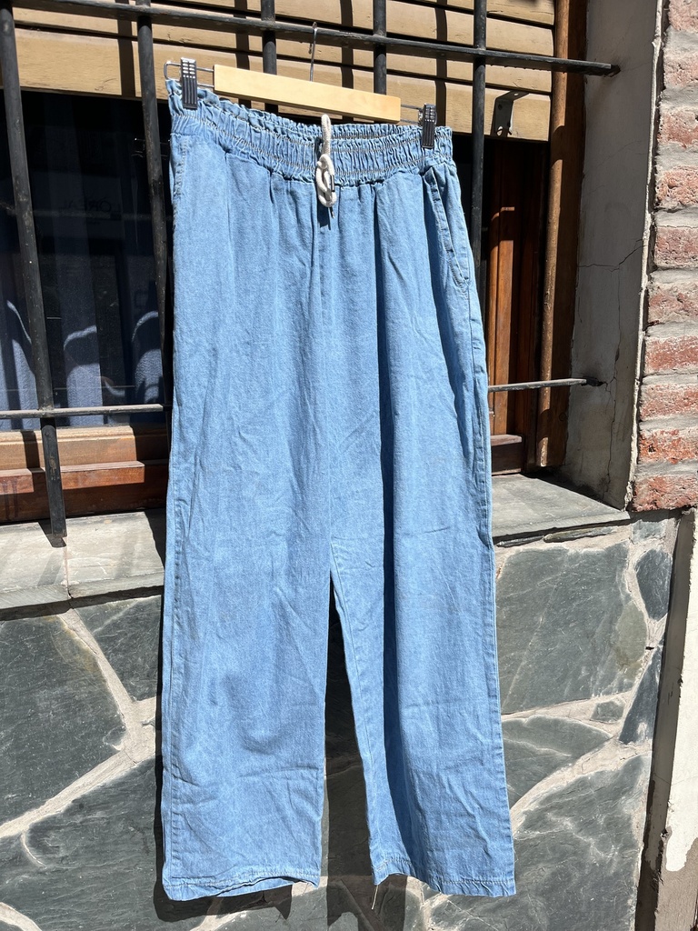 Pantalon celeste Nori